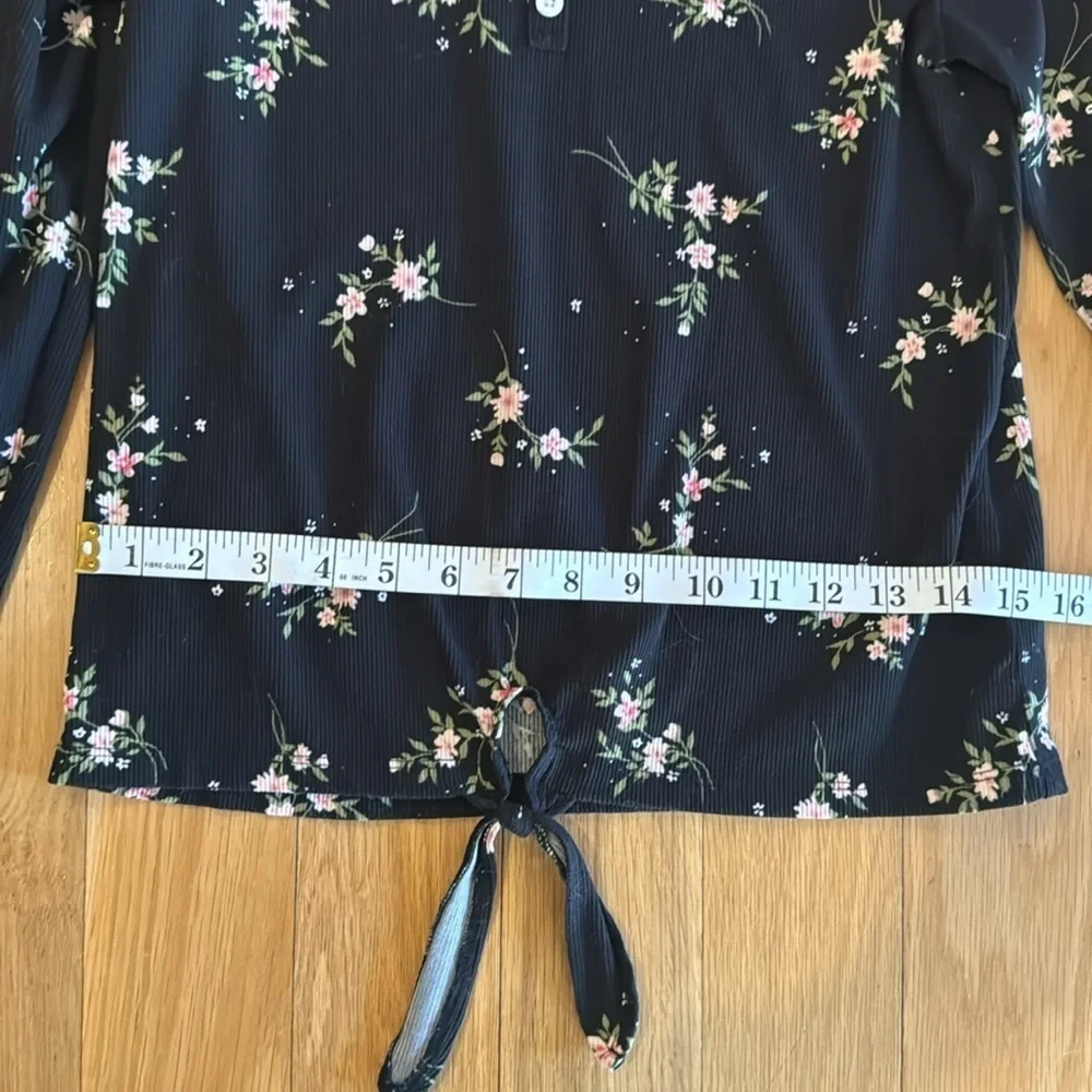 The Children’s Place Black Floral Long Sleeve Thermal L (10/12)